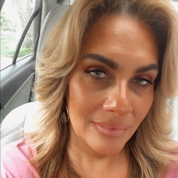 Meet your Posher, Glenda - Picture 1 of 1